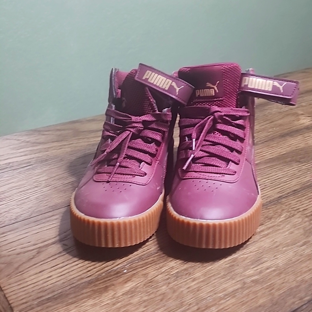 Brand New Carina 2.0 Size 7 sneakers
